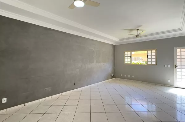 Sobrado à Venda no Condomínio RESIDENCIAL FLORENÇA, com 3 quarto(s) sendo 1 Suíte, no Bairro Jardim Itália, próximo da UFMT, Cuiabá.