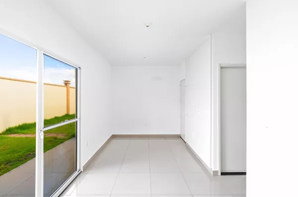 CASA PRONTA PARA MORAR EM CONDOMINIO FECHADO NO PARQUE GEORGIA
