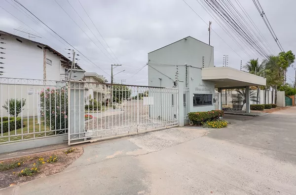 Sobrado à Venda com 5 Quarto(s), sendo 2 Suíte(s), varanda gourmet e piscina privativa, próximo ao Buffet Leila Malouf, Cuiabá.