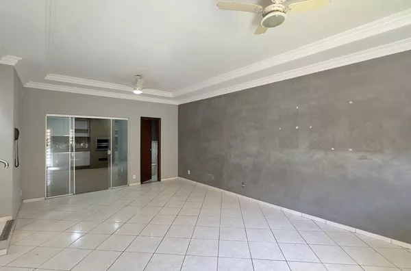 Sobrado à Venda no Condomínio RESIDENCIAL FLORENÇA, com 3 quarto(s) sendo 1 Suíte, no Bairro Jardim Itália, próximo da UFMT, Cuiabá.
