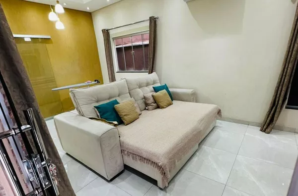 Casa semi-mobiliada, 4 quartos sendo 2 suítes,  Centro-norte, Varzea Grande