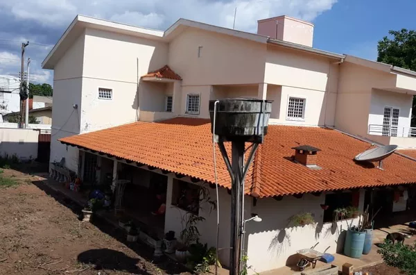 Sobrado para venda, 4 quartos sendo uma suíte,  Centro-sul, Várzea Grande
