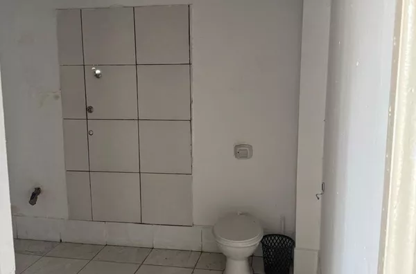 BANHEIRO 01 