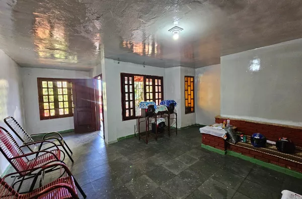 Casa para venda, próximo Shopping Estação, com 3 quarto(s) sendo 2 Suíte(s) e piscina, Jardim Santa Amália, Cuiabá.