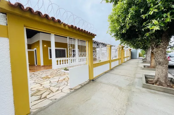 Casa com 2 terrenos para venda ou locação,  Boa Esperança, Cuiabá