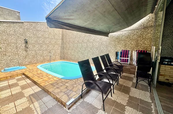 Casa térrea ampliada com piscina e churrasqueira,  Jardim Universitário, Cuiabá