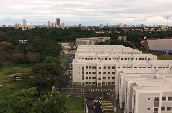 Apartamento Para Venda Chácara dos Pinheiros, com 2 Quartos Sendo Uma Suíte