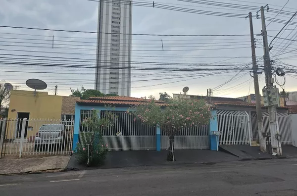 Casa para venda Jardim Cuiabá na Avenida Ramiro de Noronha 