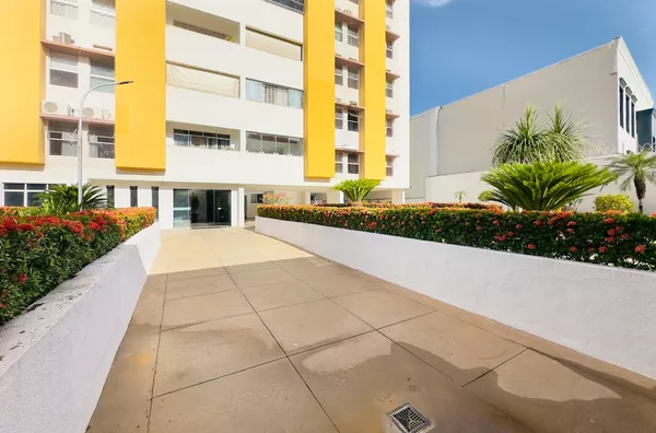 Apartamento reformado, à venda com 3 quartos, sendo 1 suíte, com móveis planejados, próximo ao IFMT Centro, em Cuiabá.
