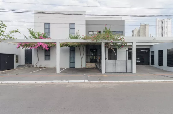 Sobrado para venda, RESIDENCIAL E COMERCIAL, 3 quarto(s),  - Selecione - Bairro, Cuiabá