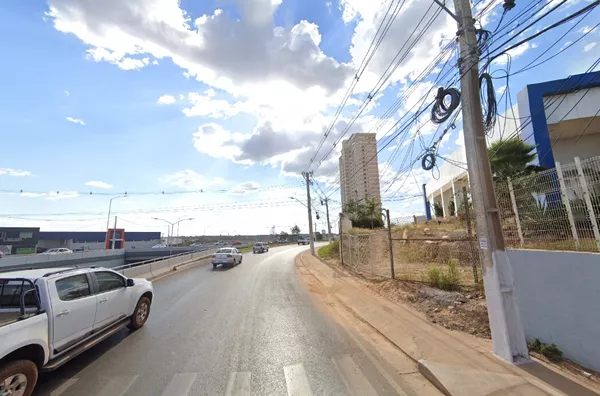 Terreno na Av. Rep Líbano, saída para Chapada