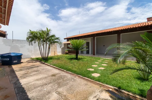 Casa Térrea com 3 Quartos, quintal amplo no Bairro Chapéu do Sol, Várzea Grande.