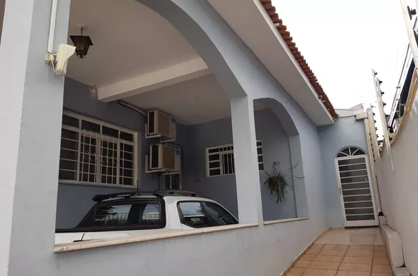 Casa Comercial e Residencial à venda, 220m² Araés, Cuiabá