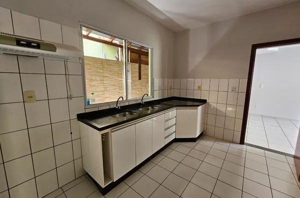 Sobrado em condomínio fechado para venda, 3 quarto(s),  Vila Ipase, Várzea Grande