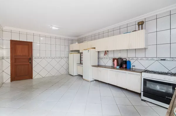 Sobrado somente para comercial, ótimo para clinicas, escritórios, bairro Jardim Primavera, bem ao lado do jardim cuiabá