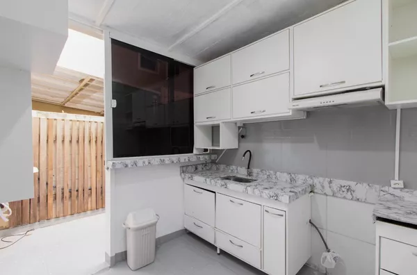 Apartamento à locação e venda com 3 Quarto(s), Cozinha com Armários, Garden e Elevador Próximo da Univag!