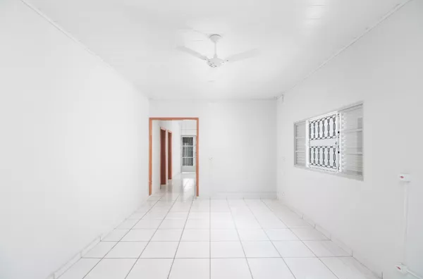 Casa para locação com 3 Quarto(s), sendo 1 suíte no Bairro Boa Esperança, próximo da UFMT, Cuiabá.