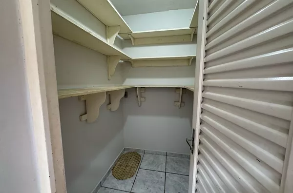 Sobrado para venda e aluguel, 3 quartos sendo uma suíte,  Residencial Jardim Itália II, Cuiabá