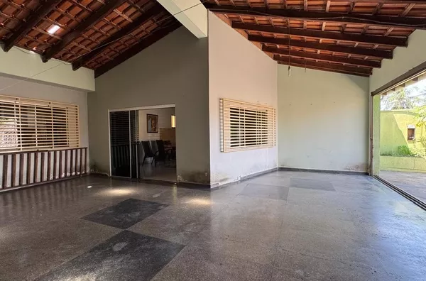 Casa térrea Residencial/Comercial para venda no Bairro Jardim Tropical, Cuiabá. Próximo ao Shopping 3 Américas e UFMT