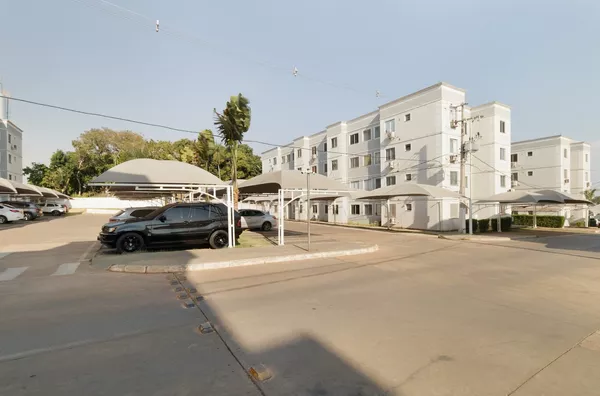 Apartamento à Venda no Térreo, todo reformado com 2 Quartos, no Condomínio CHAPADA DOS POENTES, próximo ao Centro de Várzea Grande.