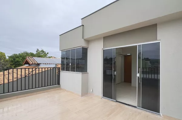 Sobrado à Venda com 3 Dormitórios, sendo 1 Suíte e Armários Planejados, próximo ao Shopping Estação, Cuiabá.