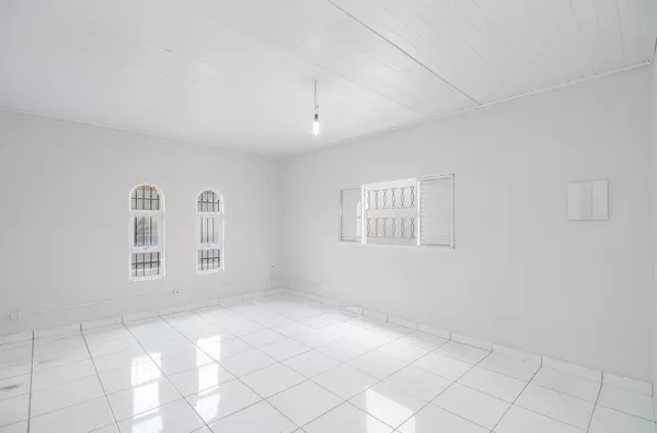 Casa para locação com 3 Quarto(s), sendo 1 suíte no Bairro Boa Esperança, próximo da UFMT, Cuiabá.