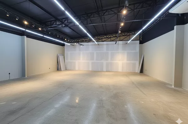 Alugue Seu Ponto de Sucesso! 150m² com Energia Solar na Av. das Torres!