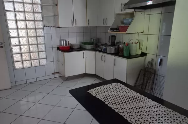 Sobrado Exclusivo com amplo espaço para festas, 6 quartos, terreno 1970 m², Jardim Costa Verde, Varzea Grande