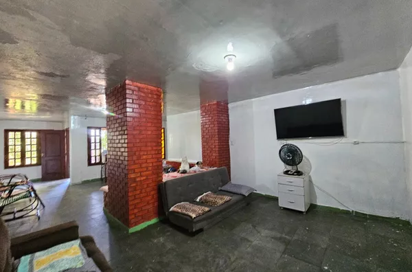 Casa para venda, próximo Shopping Estação, com 3 quarto(s) sendo 2 Suíte(s) e piscina, Jardim Santa Amália, Cuiabá.