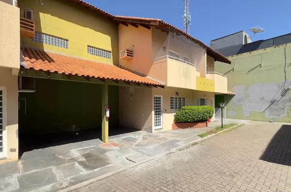 Sobrado à Venda no Condomínio RESIDENCIAL FLORENÇA, com 3 quarto(s) sendo 1 Suíte, no Bairro Jardim Itália, próximo da UFMT, Cuiabá.