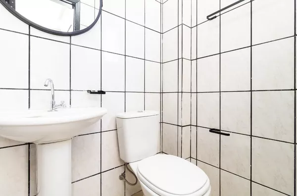 Sala Comercial Para Locação no Bairro Aráes, Próximo da Avenida Miguel Sutil, Cuiabá.