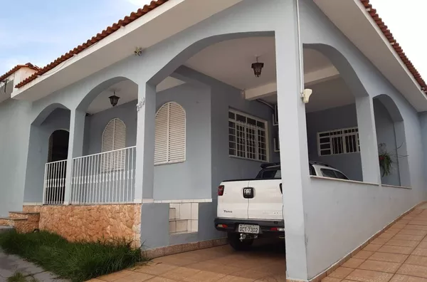 Casa Comercial e Residencial à venda, 220m² Araés, Cuiabá