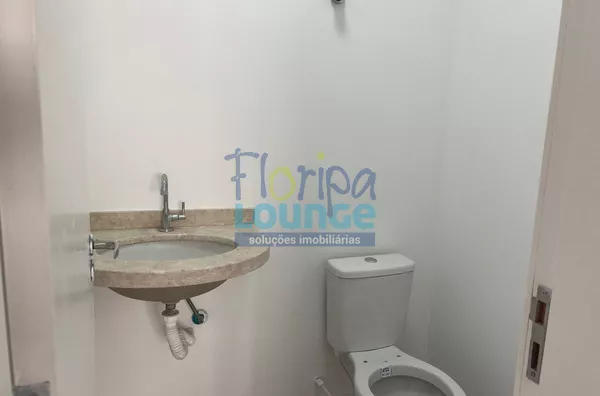 CASA NA AGRONÔMICA ,TODA REFORMADA ,LINDA !
