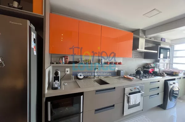 COBERTURA  ALTO PADRÃO  COM DUAS SUÍTES A VENDA NO CENTRO