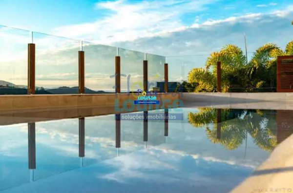 EXTRAORDINÁRIA MANSÃO DE CINEMA NO CACUPÉ