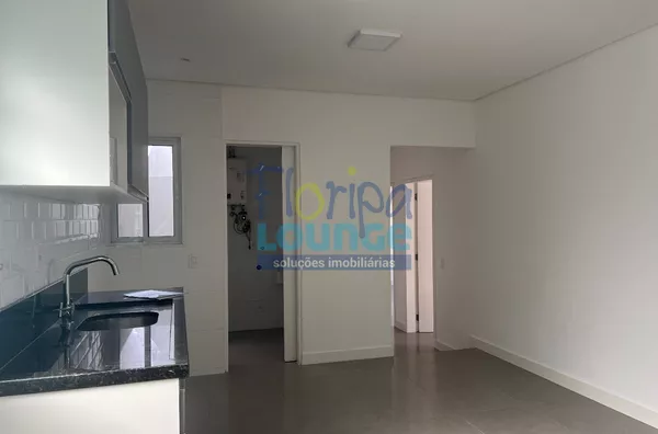 CASA NA AGRONÔMICA ,TODA REFORMADA ,LINDA !