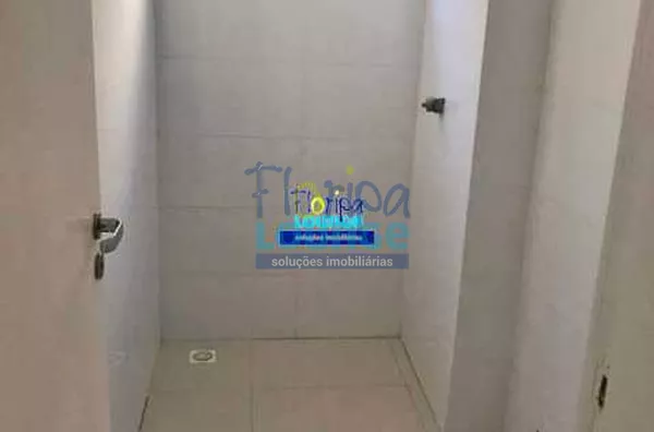 APARTAMENTO COM 2 DORMS,SENDO 01 SUÍTE,SALA DE ESTAR,JANTAR,COZINHA,CHURRASQUEIRA,BANHEIRO SOCIAL,ÁR