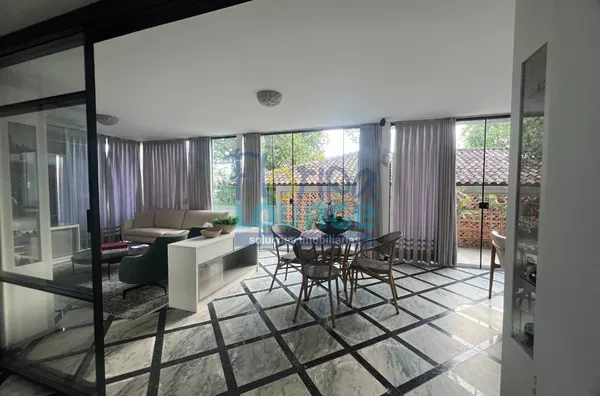 CASA COM LAZER,A VENDA NA AGRONÔMICA COM VISTA MAR