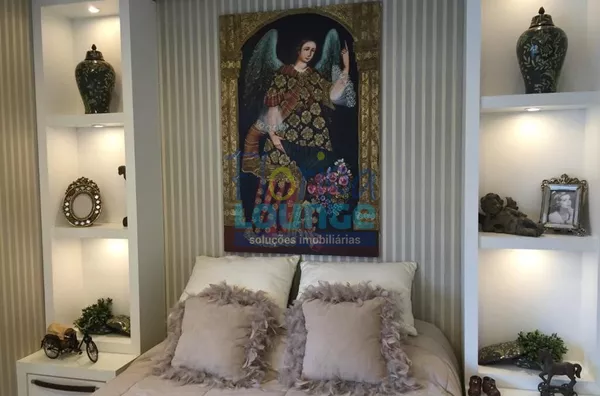 APARTAMENTO PRÓXIMO AO BEIRAMAR SHOPPING COM 3 SUÍTES