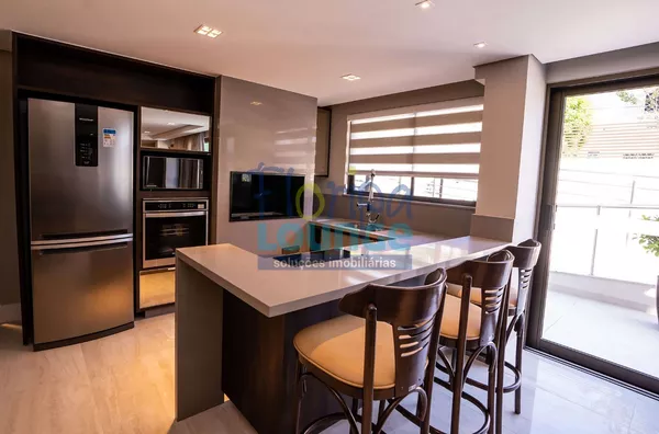 APARTAMENTO COM 3 SUÍTES NA TRINDADE PRONTO