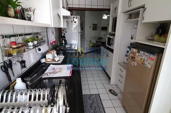 Apartamento com 3 quartos, 3 suítes, à venda em Centro