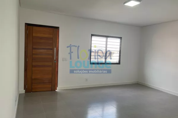 CASA NA AGRONÔMICA ,TODA REFORMADA ,LINDA !
