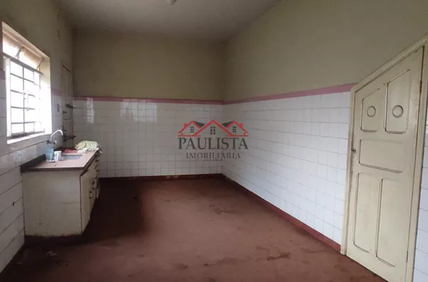 SO3133 - Sobrado à venda no Centro em Assis/SP - Próximo a Igreja Catedral de Assis
