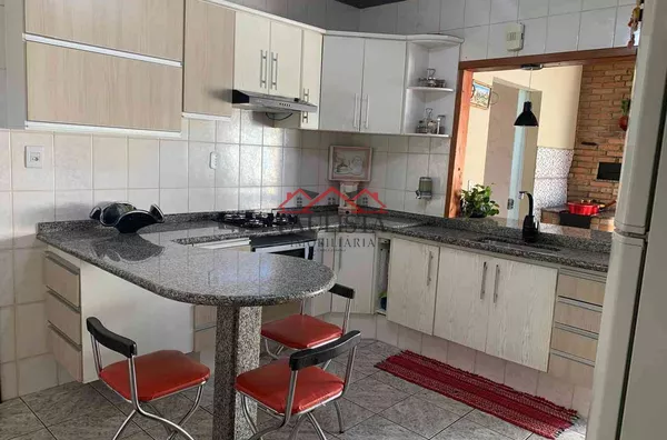 CA2884 - CASA A VENDA NA SAN FERNANDO DO VALLEY EM ASSIS
