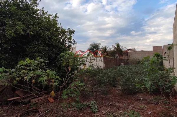 TE3283 - Terreno à venda na Vila Santa Terezinha em Candido Mota/SP