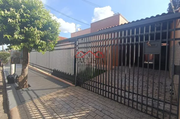 CA3129 - Casa à venda no Centro em Assis/SP