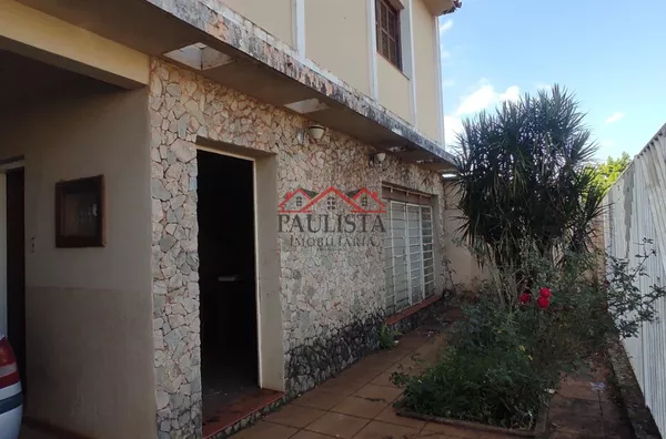 SO3133 - Sobrado à venda no Centro em Assis/SP - Próximo a Igreja Catedral de Assis