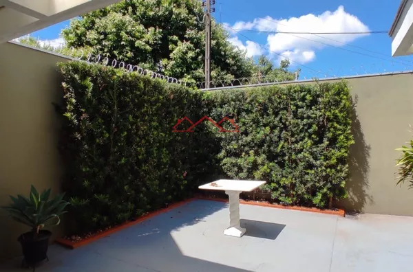 CA3092 - Casa à venda no Parque Universitário em Assis/SP