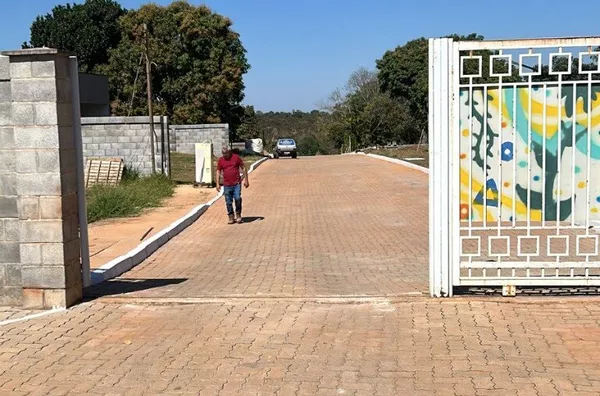 BAIXOU! CALEAL IMOVEIS vende lote medindo aproximadamente 676,21m2, na região do Alti Plano Leste, Jardim Botânico