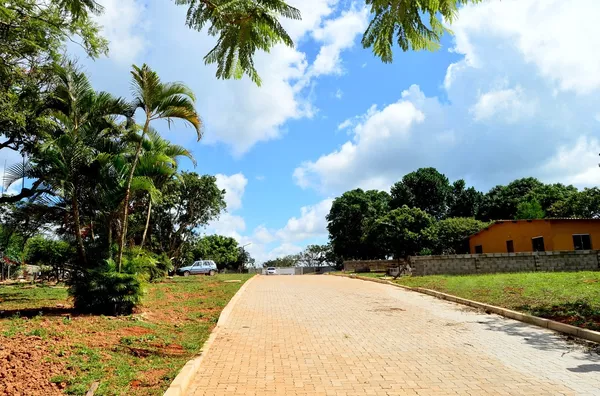 BAIXOU! CALEAL IMOVEIS vende lote medindo aproximadamente 703,46m2, na região do Alti Plano Leste, Jardim Botânico - Foto 6